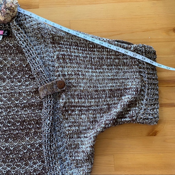 Knit Sweater Shaw - Picture 10 of 11
